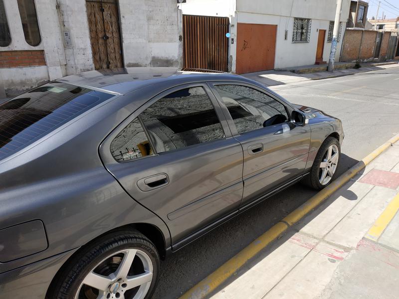 Volvo S60 • 2009 • 58,000 km 7