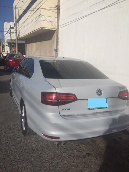 Volkswagen Jetta • 2017 • 120,000 km 1