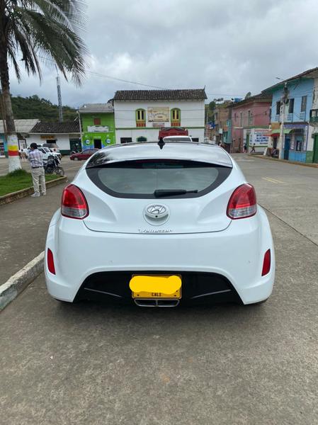 Hyundai Veloster • 2013 • 72,904 km 15