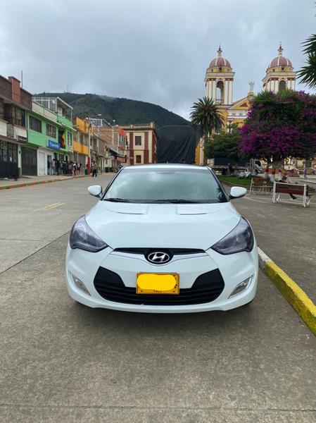 Hyundai Veloster • 2013 • 72,904 km 4