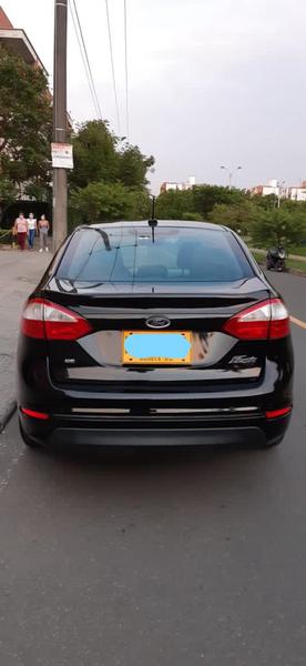 Ford Fiesta • 2014 • 86,000 km 3