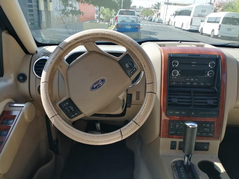 Ford Explorer • 2008 • 119,000 km 7