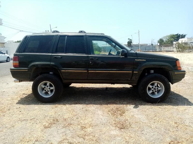 Jeep Grand Cherokee • 1996 • 200,000 km 2