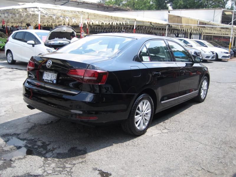 Volkswagen Jetta • 2017 • 45,000 km 8