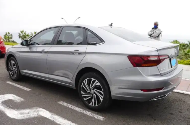 Volkswagen Jetta • 2019 • 6,000 km 2
