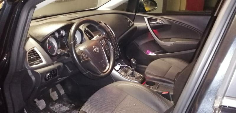 Opel Astra • 2013 • 135,000 km 2