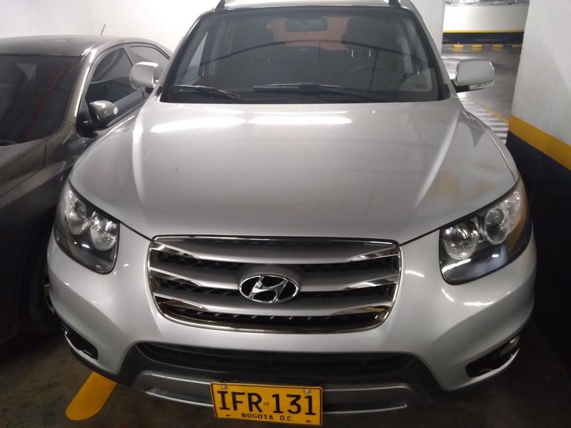 Hyundai Santa Fe • 2013 • 61,833 km 3