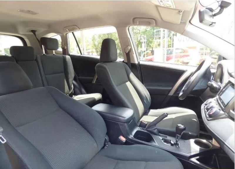 Toyota RAV4 • 2014 • 98,000 km 4
