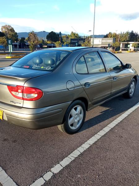 Renault Mégane • 2008 • 186,000 km 8
