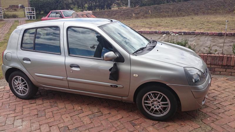 Renault Clio • 2006 • 131,721 km 3