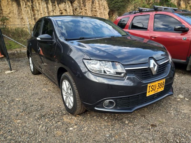Renault Logan • 2016 • 14,700 km 2