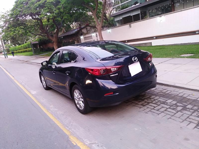 Mazda 3 • 2015 • 27,480 km 2