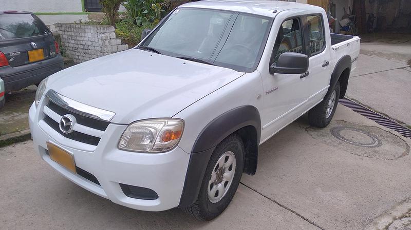 Mazda BT • 2013 • 195,000 km 3
