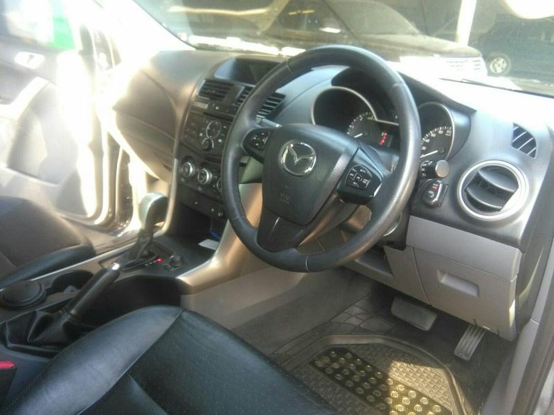 Mazda BT • 2015 • 64,000 km 1