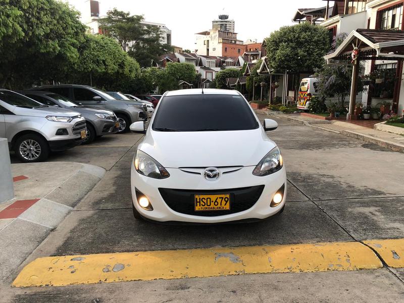 Mazda 2 • 2014 • 59,000 km 1
