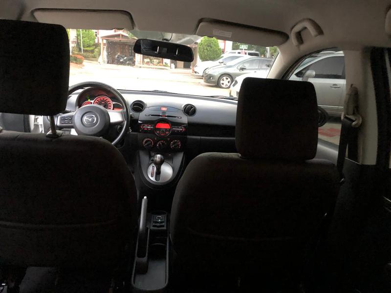 Mazda 2 • 2014 • 59,000 km 4