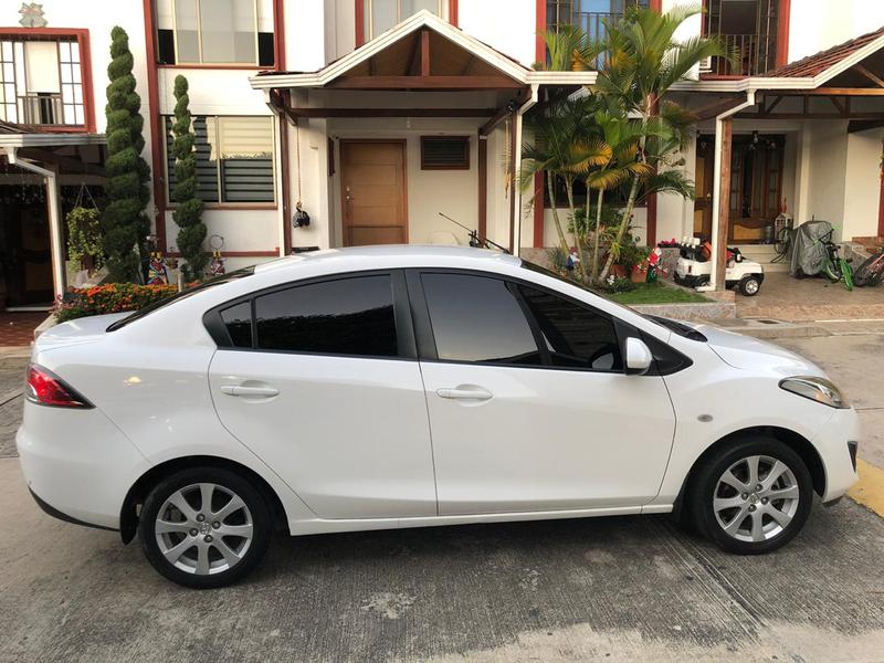 Mazda 2 • 2014 • 59,000 km 6