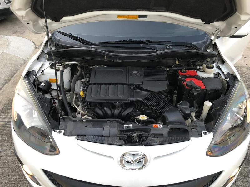 Mazda 2 • 2014 • 59,000 km 8
