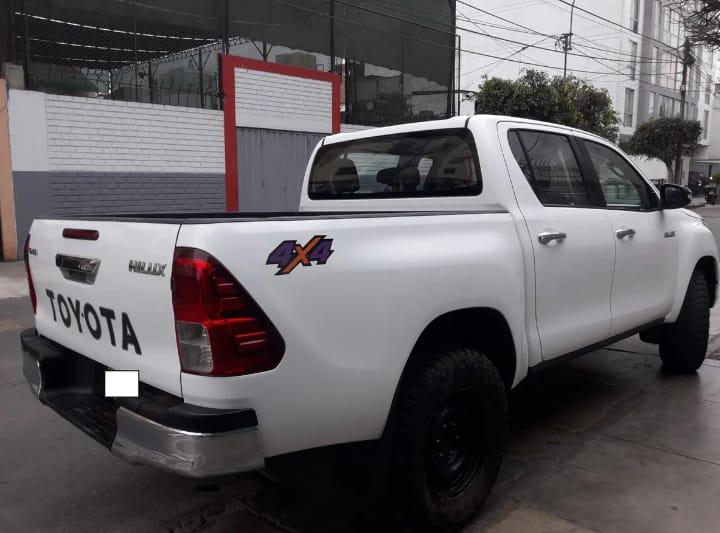 Toyota Hilux • 2016 • 62,000 km 2