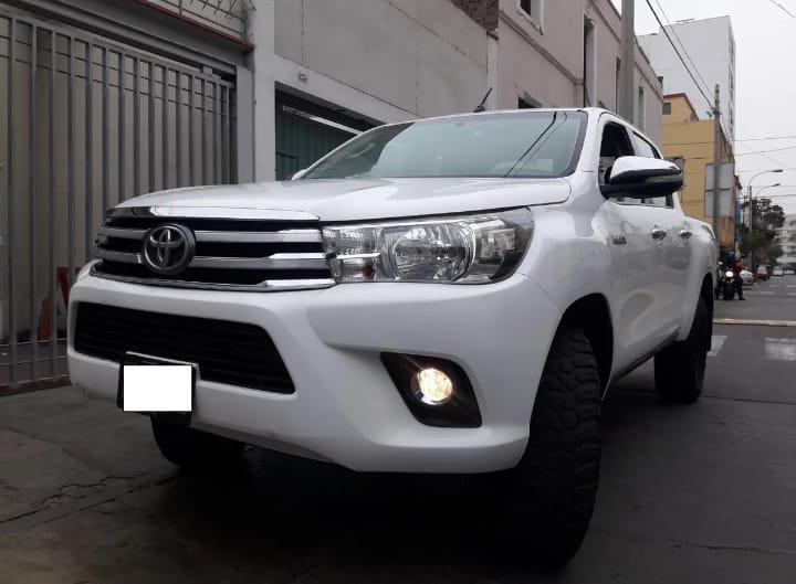 Toyota Hilux • 2016 • 62,000 km 3