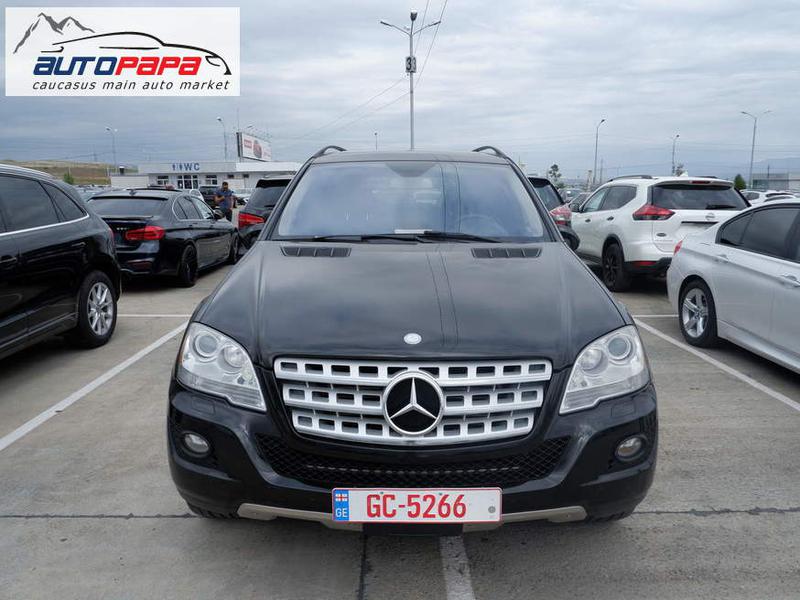 Mercedes-Benz GL • 2009 • 165,000 km 2