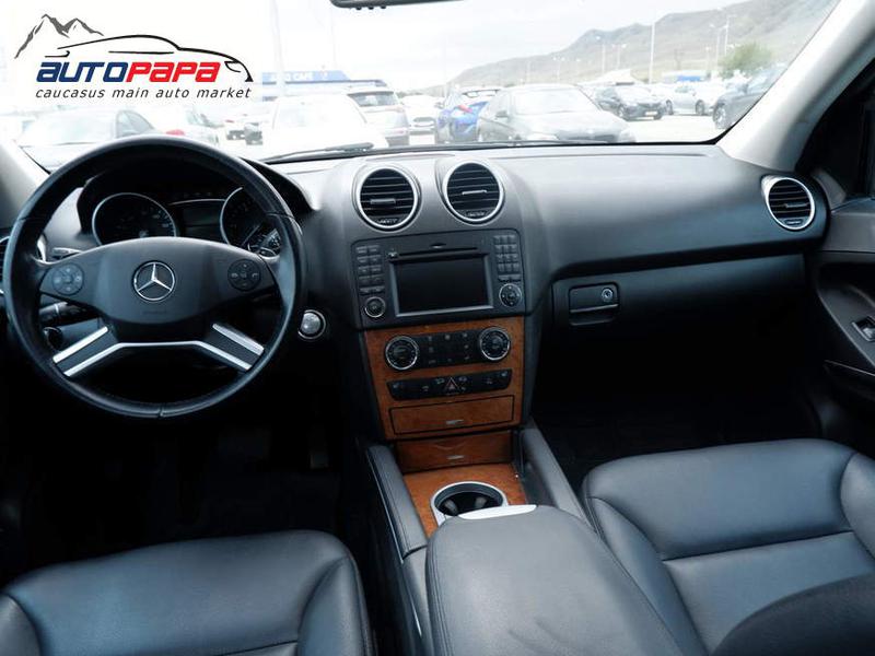 Mercedes-Benz GL • 2009 • 165,000 km 15