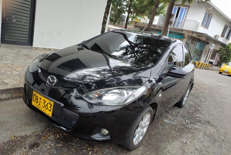 Mazda 2 • 2009 • 117,000 km 5