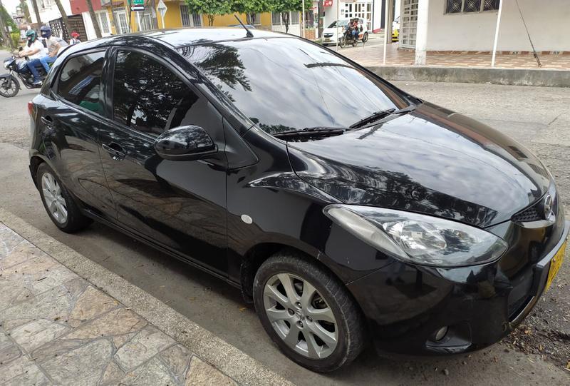 Mazda 2 • 2009 • 117,000 km 7