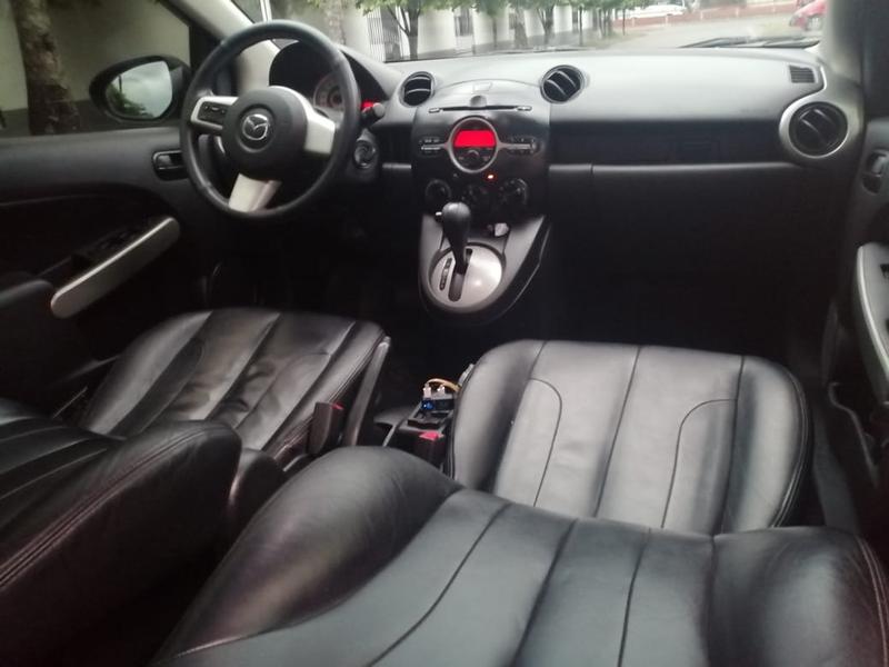 Mazda 2 • 2009 • 117,000 km 3