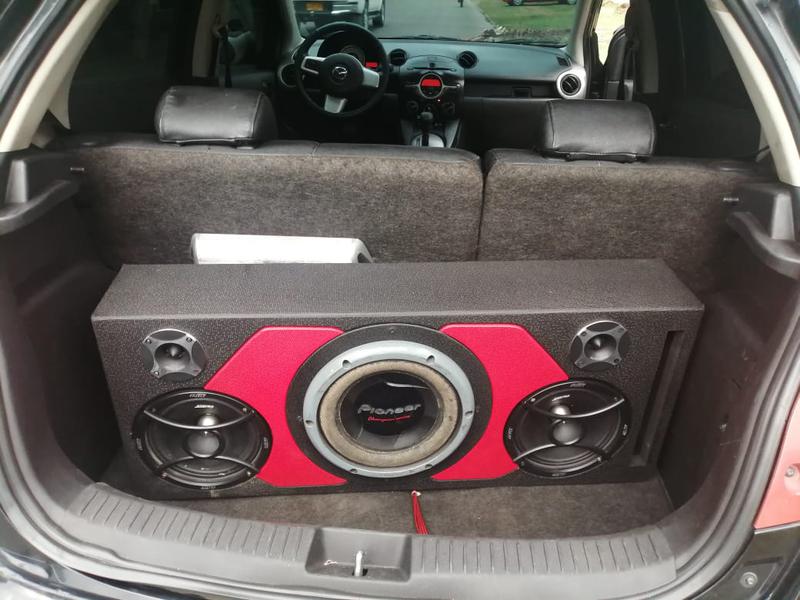 Mazda 2 • 2009 • 117,000 km 2