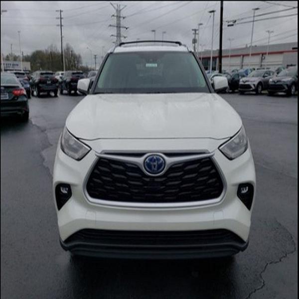 Toyota Land Cruiser • 2019 • 4,000 km 4