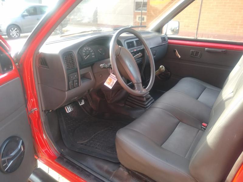 Nissan Np300 • 1995 • 342,000 km 5