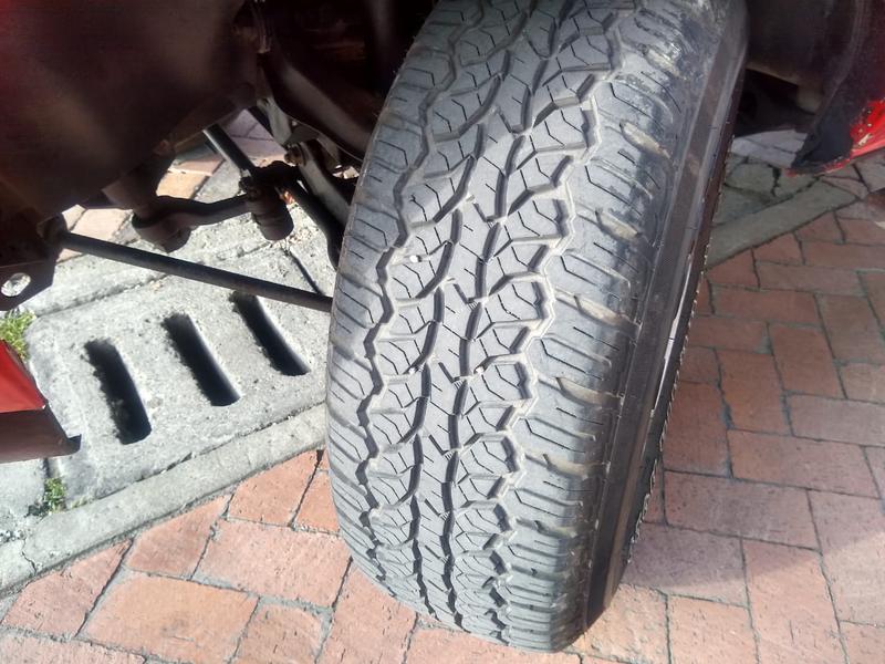 Nissan Np300 • 1995 • 342,000 km 8