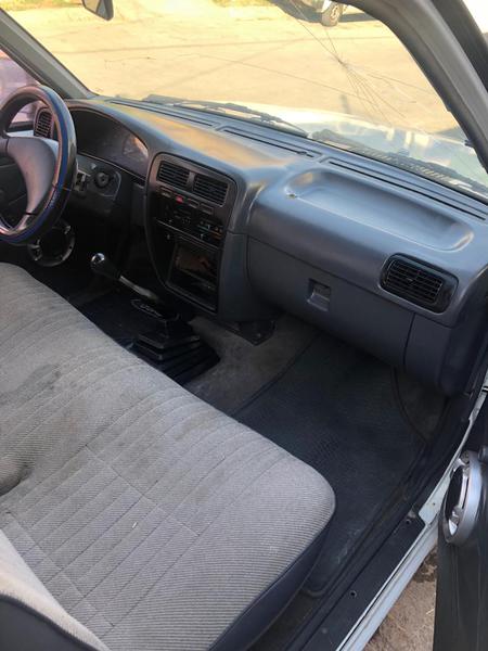 Nissan Pickup • 2004 • 145 km 3