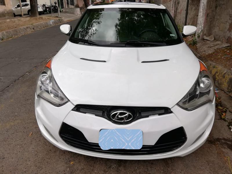 Hyundai Veloster • 2013 • 69,000 km 6