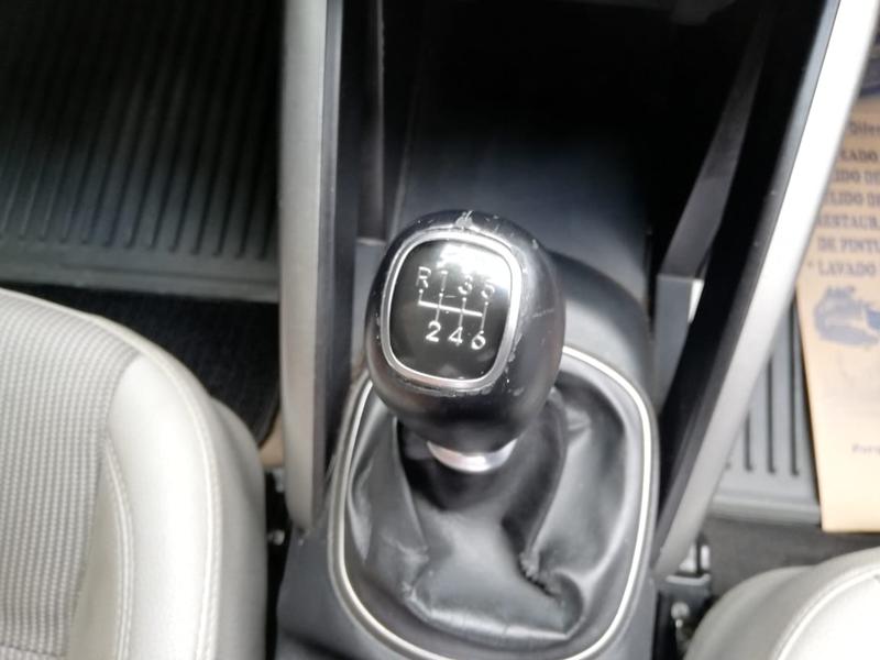 Hyundai Veloster • 2013 • 69,000 km 11