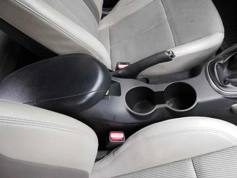 Hyundai Veloster • 2013 • 69,000 km 17