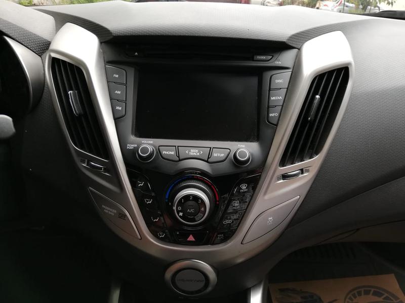 Hyundai Veloster • 2013 • 69,000 km 20