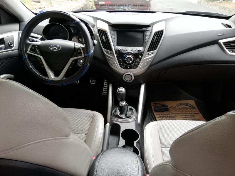 Hyundai Veloster • 2013 • 69,000 km 3