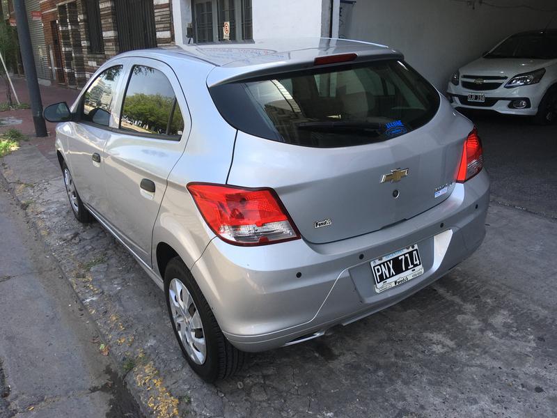 Chevrolet Onix • 2016 • 97,000 km 3