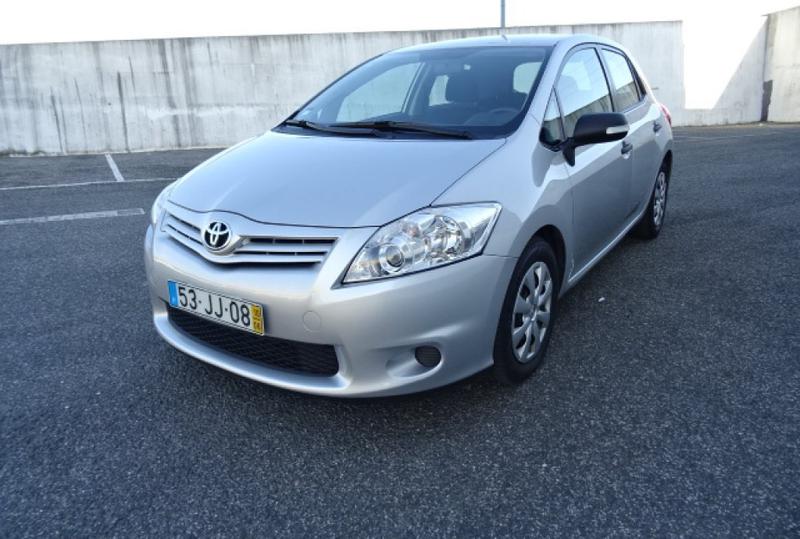 Toyota Auris • 2010 • 32,670 km 1