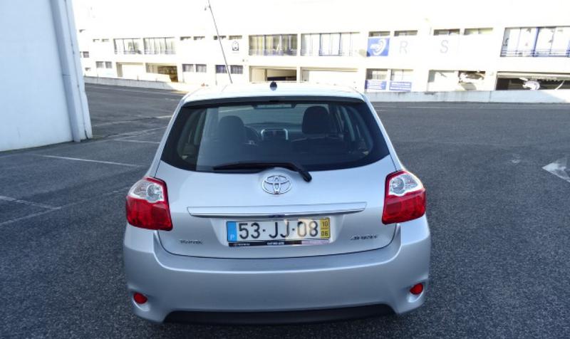 Toyota Auris • 2010 • 32,670 km 3