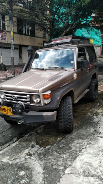 Toyota Land Cruiser • 1990 • 247,000 km 3
