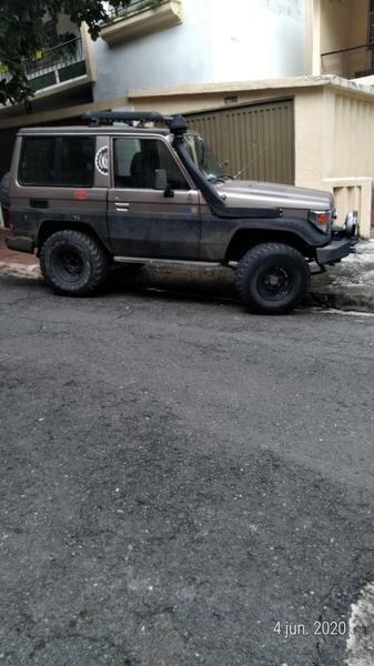 Toyota Land Cruiser • 1990 • 247,000 km 2