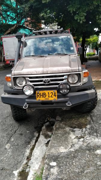 Toyota Land Cruiser • 1990 • 247,000 km 1