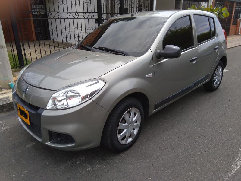 Renault Sandero • 2013 • 101,000 km 12