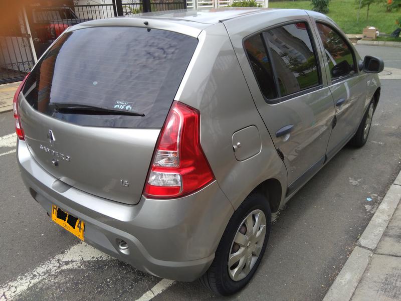 Renault Sandero • 2013 • 101,000 km 10