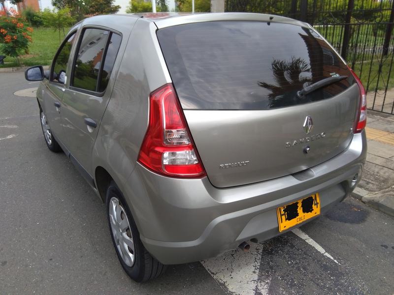 Renault Sandero • 2013 • 101,000 km 4
