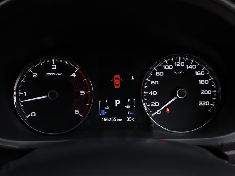 Mitsubishi Pajero • 2016 • 166,001 km 4