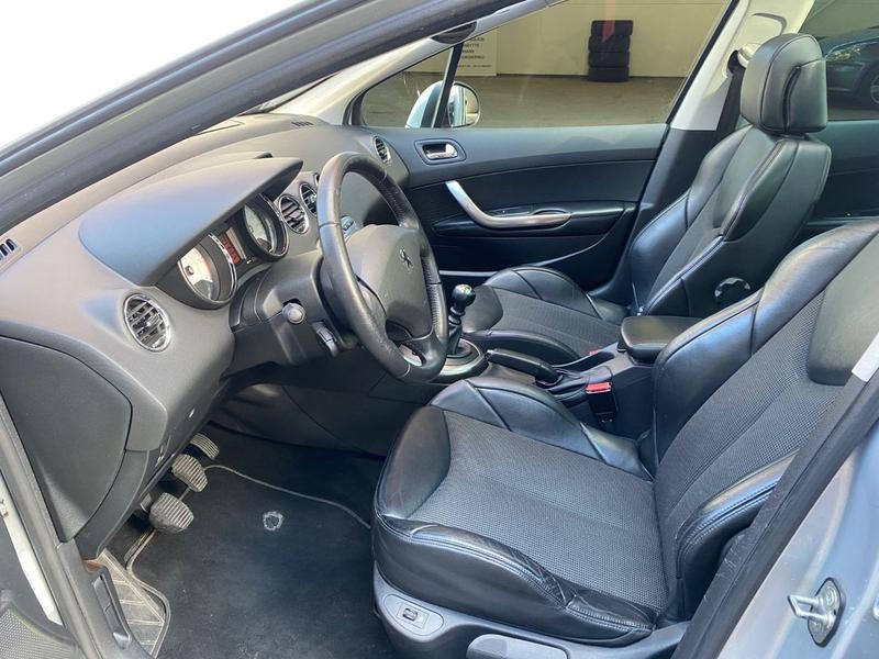 Peugeot 308 • 2013 • 10,116 km 2